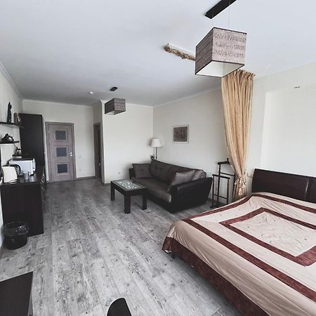 Vip House Hotel Αστάνα Εξωτερικό φωτογραφία