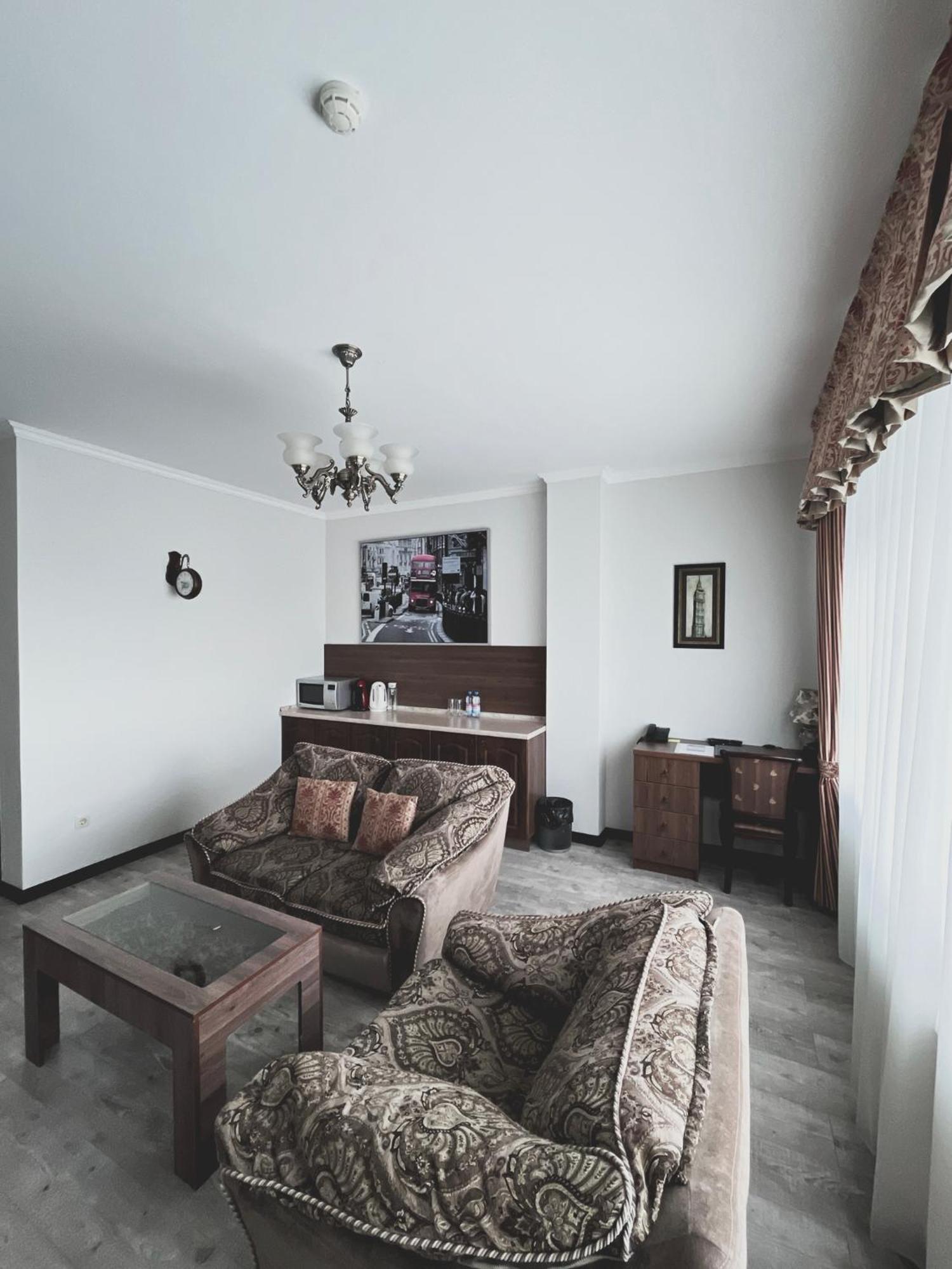 Vip House Hotel Αστάνα Εξωτερικό φωτογραφία